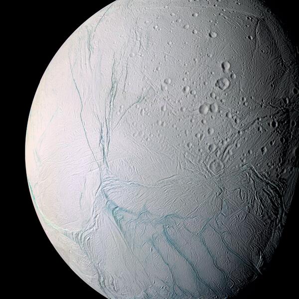 NASA's tweet photo. The tortured surface of Saturn's moon Enceladus was seen by @CassiniSaturn in 2005 http://t.co/8iIEg400VP #Cassini10 http://t.co/xOjEnfL2re