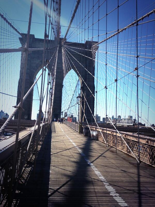 MiKeute's tweet photo. Working out on the Brooklyn bridge this morning http://t.co/UilmUyuNgX