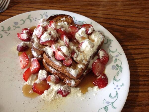 Fit_Questions's tweet image. @Backwoods_Sweet haha. I make some good food. Here's what I had for real fast yesterday 😋😋😋