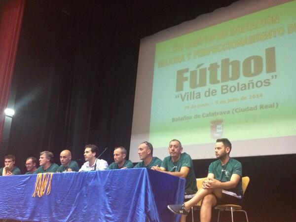 CampusBolanos's tweet photo. Acto de clausura del XVI Campus de Fútbol Villa de Bolaños http://t.co/e9k8BjEwzZ