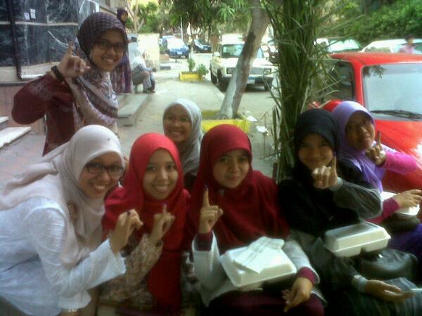 Fauqiyyah_Taqwa's tweet photo. Suara kami utk Selamatkan Indonesia #MesirMenangkanPrabowo http://t.co/sDihm2etmm