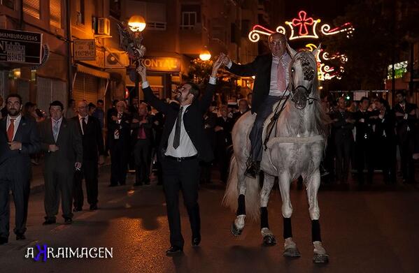 Festes_Alacant's tweet photo. Aquesta vesprà estarem a la presentació de càrrecs i Entraetes dels Moros i Cristians de Sant Blai . #MorosSantBlai http://t.co/b6TynNQEyy