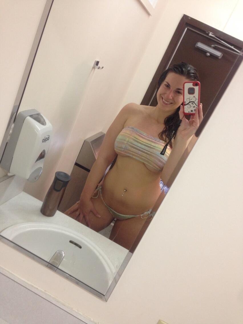 Cheeky Comena Impromptu Underboob Campground Bathroom Selfie Malibustrings Readyforsomesun