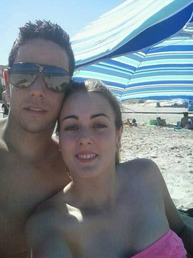 nataliaandreo's tweet photo. Dia de playita con un feo @javitoo67 http://t.co/VONFgQ4r2Y