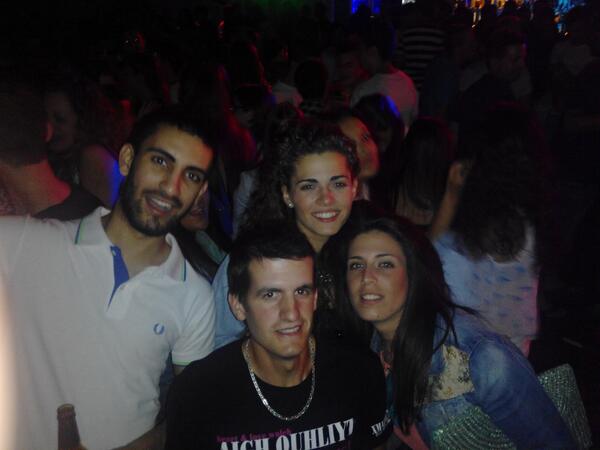 Snorkellll's tweet photo. Viernes noche con @VBalumba @NoeMartinG1 @SoniaLopz5 @nazascms http://t.co/JxpIXvO7at