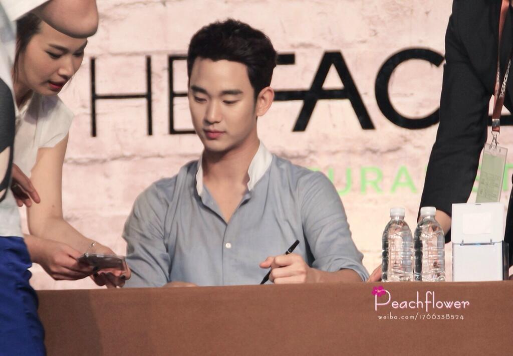 BryxOWWCIAIqFvA.jpg:large