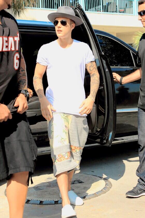 OneLastTime__'s tweet image. “@justinbieber: Hello sunshine http://t.co/jxyUsmSUVY” hello faggot