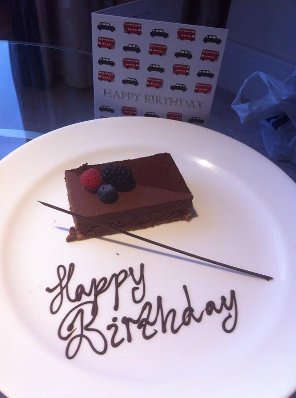 Salesforce_Em's tweet photo. Thank you @ICParkLane for the birthday cake for @DeanKeeling - having a great weekend #birthday #london #LifeatIHG http://t.co/7q9diPddtg
