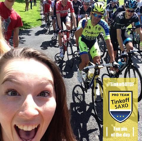 tinkoff_team's tweet image. Best selfie of #TDF so far. Is it a thumbs up or a "pistolero" from @albertocontador?? - keep 'em coming #Tinkoff4TDF