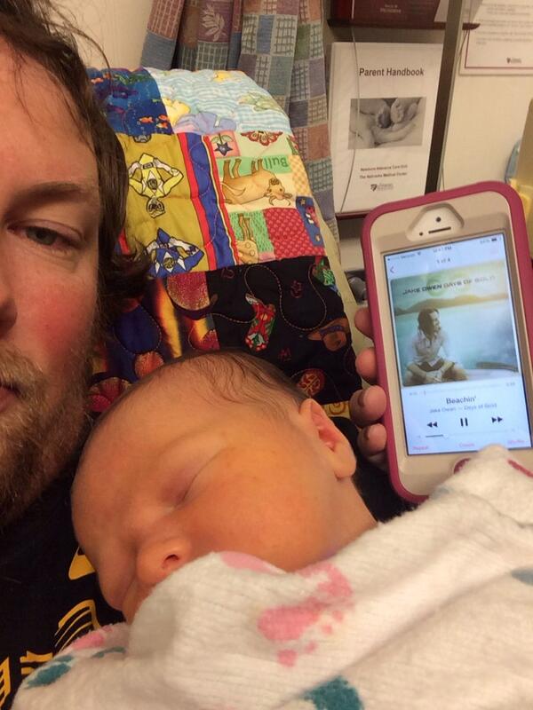 ShudakItsGood's tweet image. @jakeowen Wish we were #beaching but the lil man showed up early. So we beaching in the NICU. #firstrt? #Camden