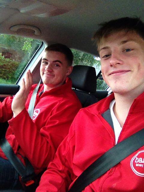 smarzhooooo's tweet photo. 2 large sausage pizzas for delivery haha #CockPizza http://t.co/wfiKiYLG1N