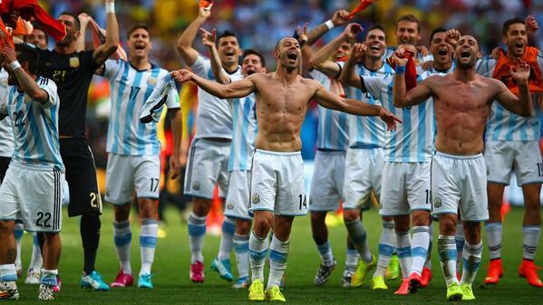 infobaedeportes's tweet photo. ¡#ARG a la #Semifinal! En su mejor partido del #Mundial2014, venció 1-0 a #BEL. Mirá el gol http://t.co/PVMrAg3JDY http://t.co/zprKARl8YX
