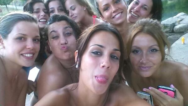 sandrammo22's tweet photo. Jajjqjjqjaj ay maiii como van las mamasitas http://t.co/M5bgJeZWnw