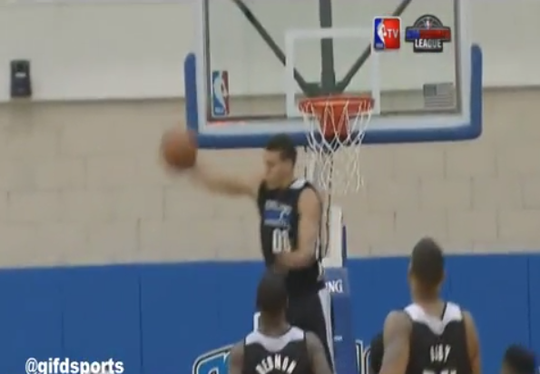BleacherReport's tweet photo. VIDEO: Aaron Gordon blocks and catches a shot in his Summer League debut http://t.co/VDHaPsFmRh http://t.co/mrkkzi6Sh3