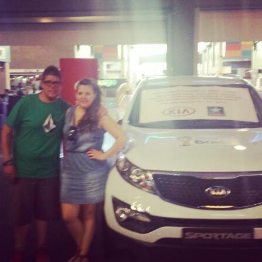 rociocontris's tweet photo. Kia aqui! #KiaKinépolis @KiaGranada http://t.co/IhNUzux5x1
