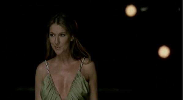 LovedMeBTLife's tweet photo. Céline Dion : ' Je ne vous oublie pas ' [2005] , image 3 http://t.co/PBVVS4LIEP