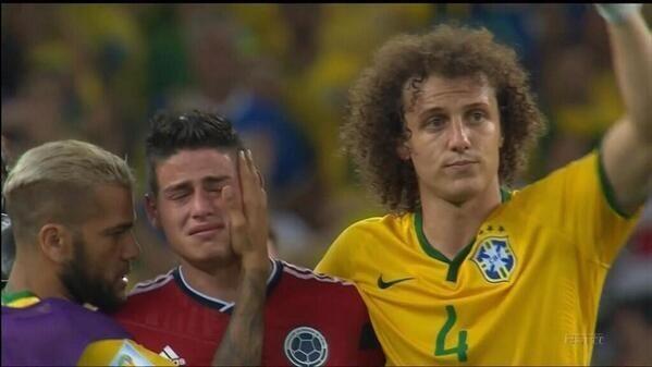 codesdemecs's tweet image. Dani Alves : "Tou é crakan quand tou pleure yé envie de te faire l'amour tou nue"