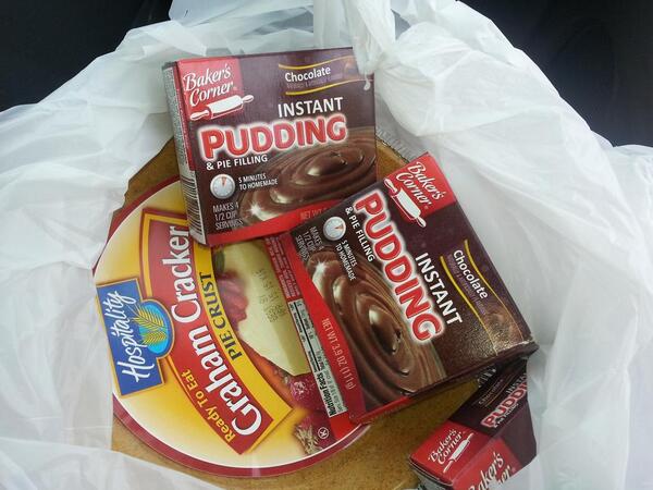 stacywaldmann's tweet photo. #clckids #guypie @bamajones @eddieljones @chriswaldmann @RiverPointeCC just add cool whip http://t.co/U5rH2eiHgS