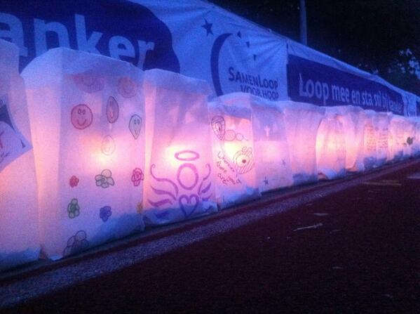 EdgarBlokker's tweet image. Schemering zet in bij SamenLoop Voor Hoop in #Oosterhout #samenloop100