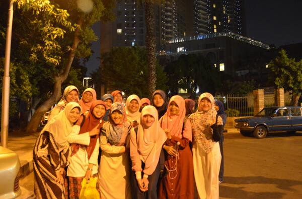 LYulanda's tweet photo. Anak Selfie Cairo #MesirMenangkanPrabowo @pksmesir 
@pkspiyungan http://t.co/bJkzUtycO6