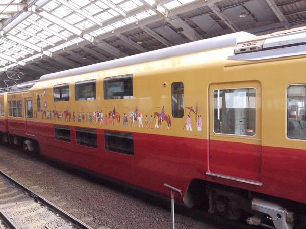 鉄道情報】昨年まで京阪線で活躍した旧3000系特急車のダブルデッカー車