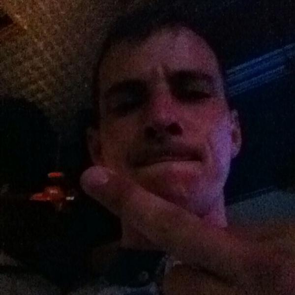 DrunkLifeWorld's tweet photo. #Bensbirthday #Drunktimes #Flipthebird #Fuckya - http://t.co/wF6a4Orenr http://t.co/ShahlCqRbK