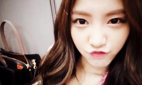Feuxs's tweet photo. @Eeuxs @20nxb 나은아 오빠랑 뽀뽀할까? http://t.co/MrIdS8rBVn
