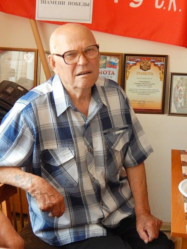 #Валуйки #юбилей #сторонники #
17 июля исполнилось 95 лет жителю города Валуек Яровому Дмит... storonniki.info/sovety/regiona…