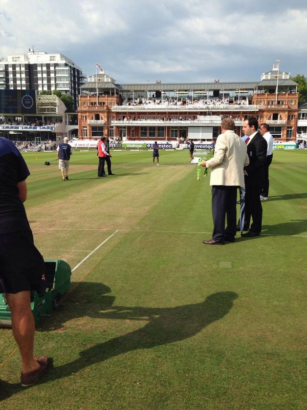 HomeOfCricket's tweet photo. The covers are off and the pitch is once again the centre of attention this morning. How will it play? #EngvInd http://t.co/od8wXtRW3z