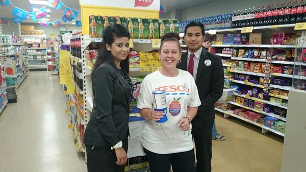 HeelandsExpress's tweet image. Claire kicking off Tour de tesco #usingourscaleforgood @stejohcon @Bridges4Bridges @SaraPotter14 @89Group