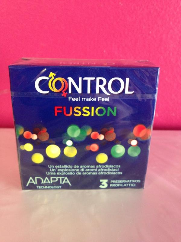stop24h's tweet photo. Caja de 3 preservativos FUSSION un estallido de aromas afrodisiacos 3€/ caja http://t.co/P7eGRPtRYw