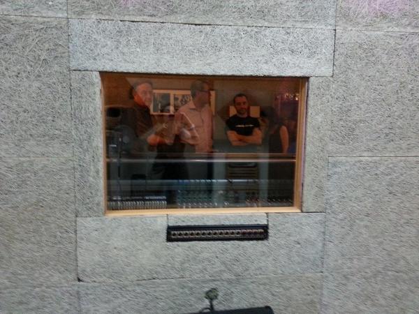 "<a href="/CulturaLH/">Cultural Hindu</a>: visita pels locals d'assaig amb <a href="/jaumegraells/">Jaume Graells</a>, Josep Ramoneda <a href="/EnsayoUniversal/">Ensayos La Universal</a> @sala_salamandra <a href="/lh_on/">Servei de Participació Ajuntament LH</a> "