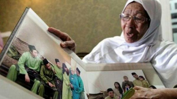 Embedded image permalink