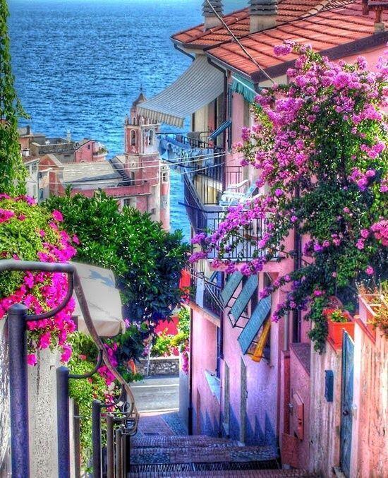 OMFGWorld's tweet photo. Italian Coast: http://t.co/izafN4ywdv