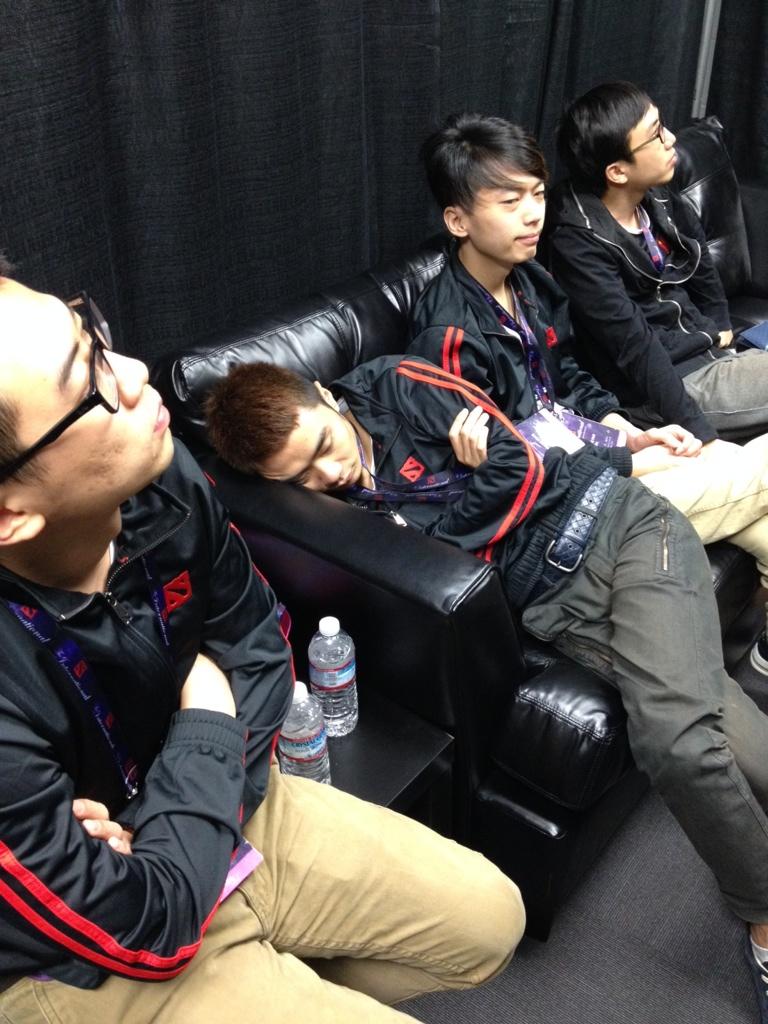 Bs11a1TCMAAWMZO.jpg:large