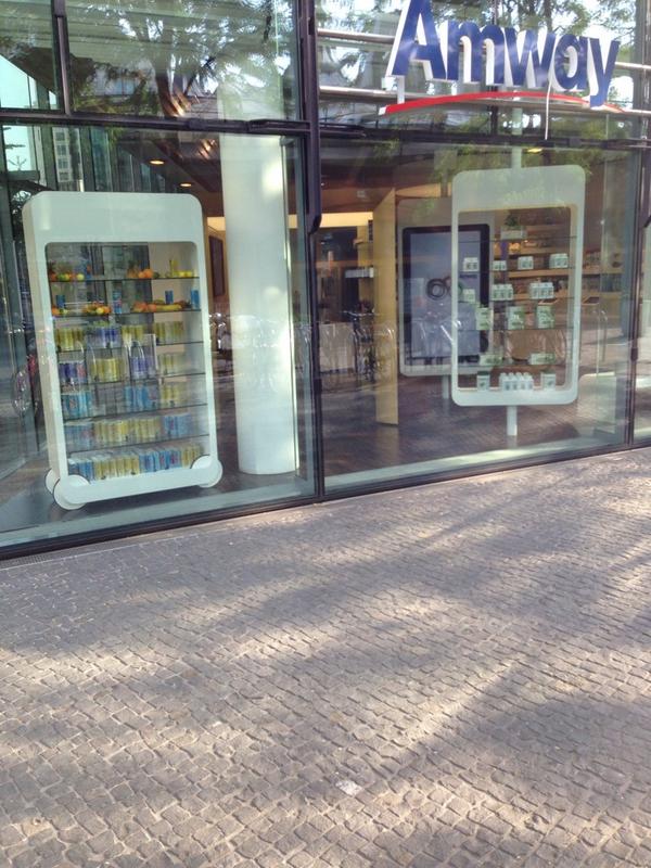 DirkNetwork's tweet image. #AMWAY Berlin . Eine gute Möglichkeit Interessenten das Geschäft direkt Live zu zeigen