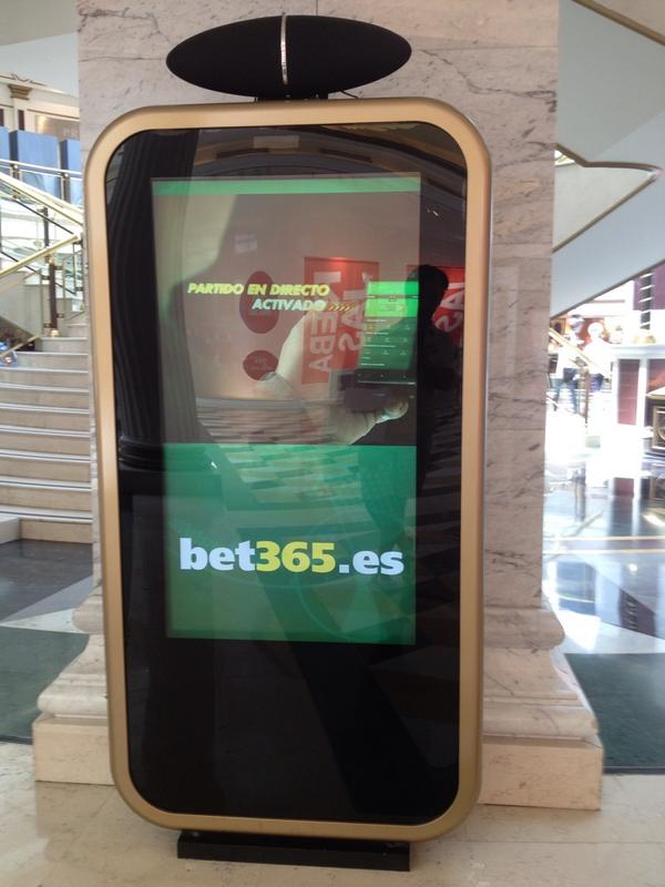 Como le sobra la pasta al líder <a href="/Braisps/">Brais</a> <a href="/chemajaray/">Chema Jaray</a> <a href="/aurorissima/">Aurora MS</a> <a href="/yagoperrin/">yagoperrin</a> <a href="/SachaMichaud/">Sacha  Michaud</a> <a href="/ericknicolas/">Erick Nicolas</a> <a href="/simonvlc/">Simón Muñoz</a>