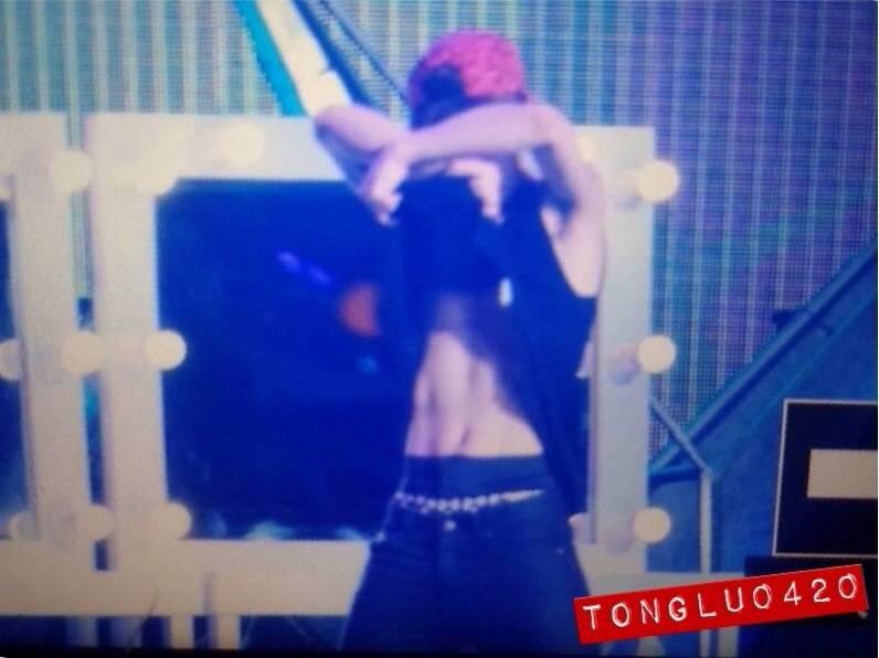 Bs1ESgBCQAER79B.jpg:large