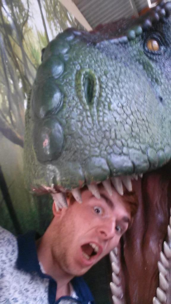 Crouchy95's tweet photo. @Marwellwildlife #trexselfie http://t.co/TxdLs0F8Xx