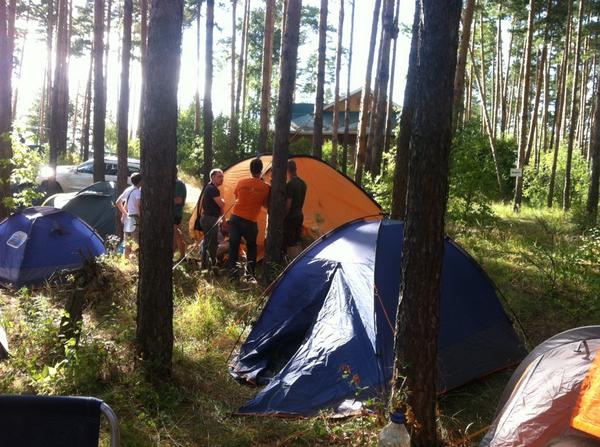 MatrixFailure's tweet image. Сколько нужно программистов чтобы поставить одну палатку? #ulcamp