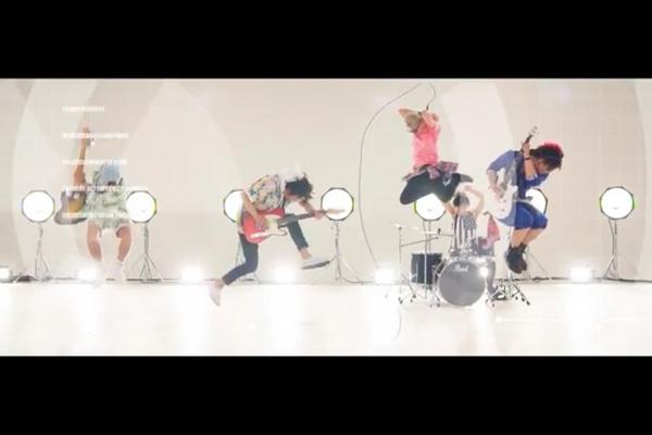 ALLOFF_252's tweet photo. ALL OFFのMVでの、soheyさんの跳躍力ハンパないwww http://t.co/T9ZfjqeuJ1