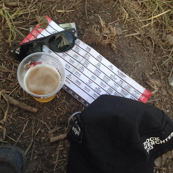 NathGherardini's tweet image. Pleurer pour un coin d'ombre #dourfestival #dour #purefmlaradio #terril #posées #canicule #soif