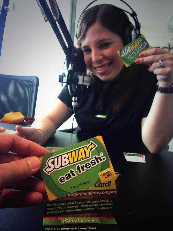 SomosLaTribuFM's tweet photo. Que chivo ya tenemos la #SubwayCard ¡Gracias @Ana_Mancia! http://t.co/w2iFuE0AkS