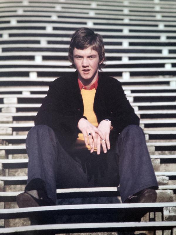 Louis Van Gaal Young - Firehurdle