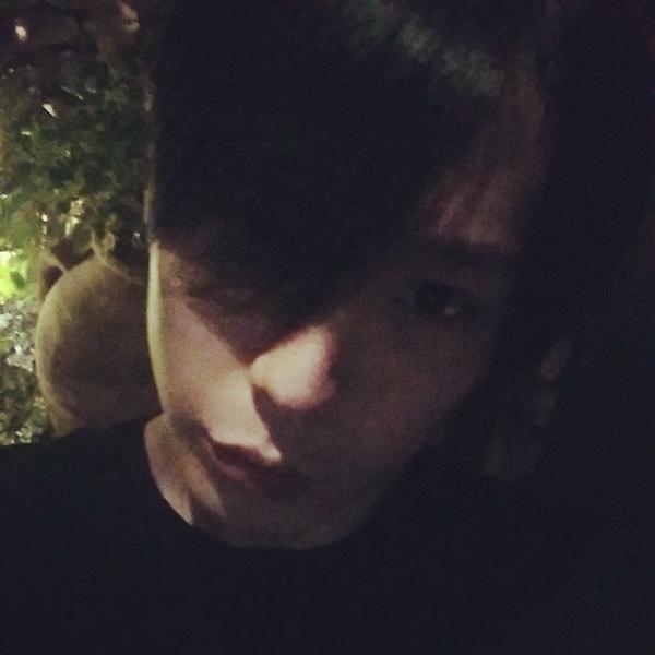 strong_bangchan's tweet photo. [TRANS] [HIMCHAN IG UPDATE] 180714 strong_chan #ผมยาวแล้ว http://t.co/1WrWHuPPL1