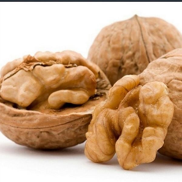 Incluir unos 50 gramos de nueces en tu dieta te ayuda a quemar grasa un 62% más rápido, ya que tienen alto conten...