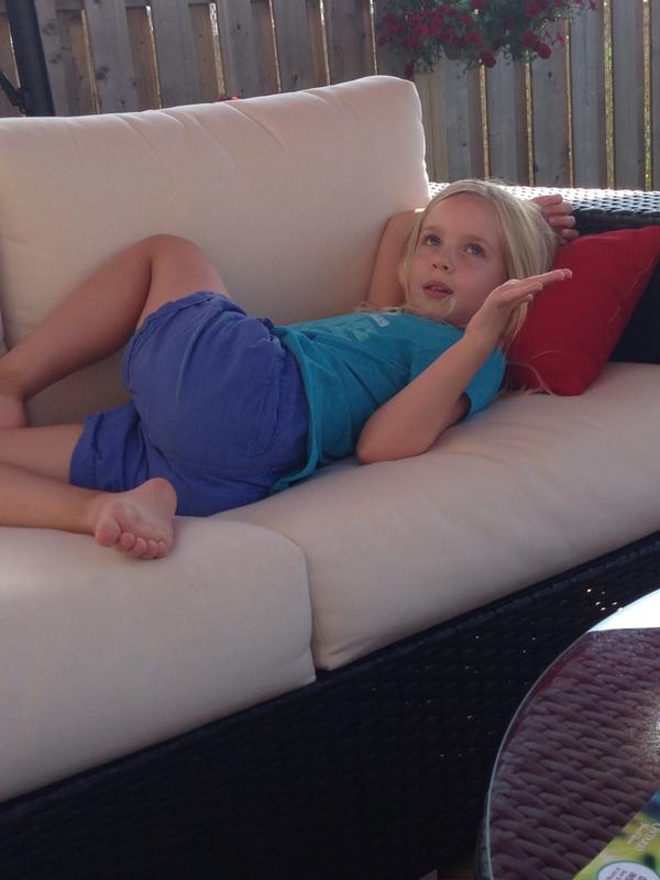 deb_card's tweet photo. The Queen of Sheba likes the new deck http://t.co/iEbyc2lTSw