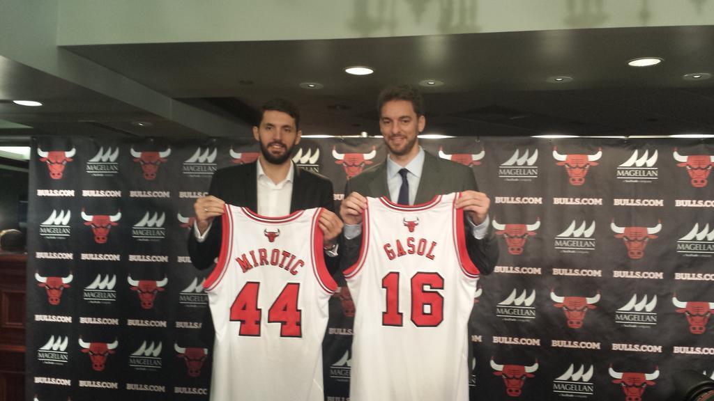 Bs2HaBqCMAEQbwk.jpg:large