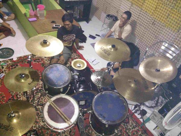 Lagi serius nih diskusinya :p