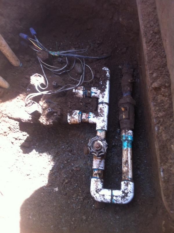 _sprinklerguys's tweet photo. This is why you never install your valve manifold with your shut off. #irrigationhacks #expensiverepair http://t.co/rlfnjvJt3Y